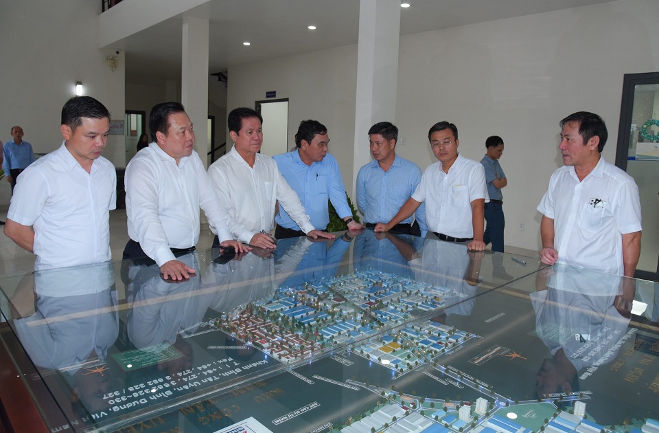 Phát triển lĩnh vực khu công nghiệp theo hướng hiện đại và tập trung